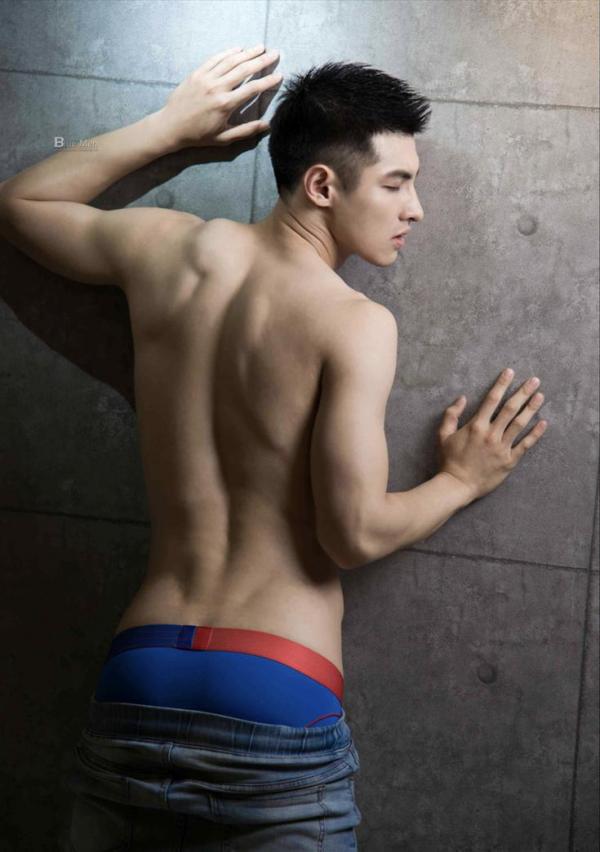 VIRILE-No.02-ebook--bts-video